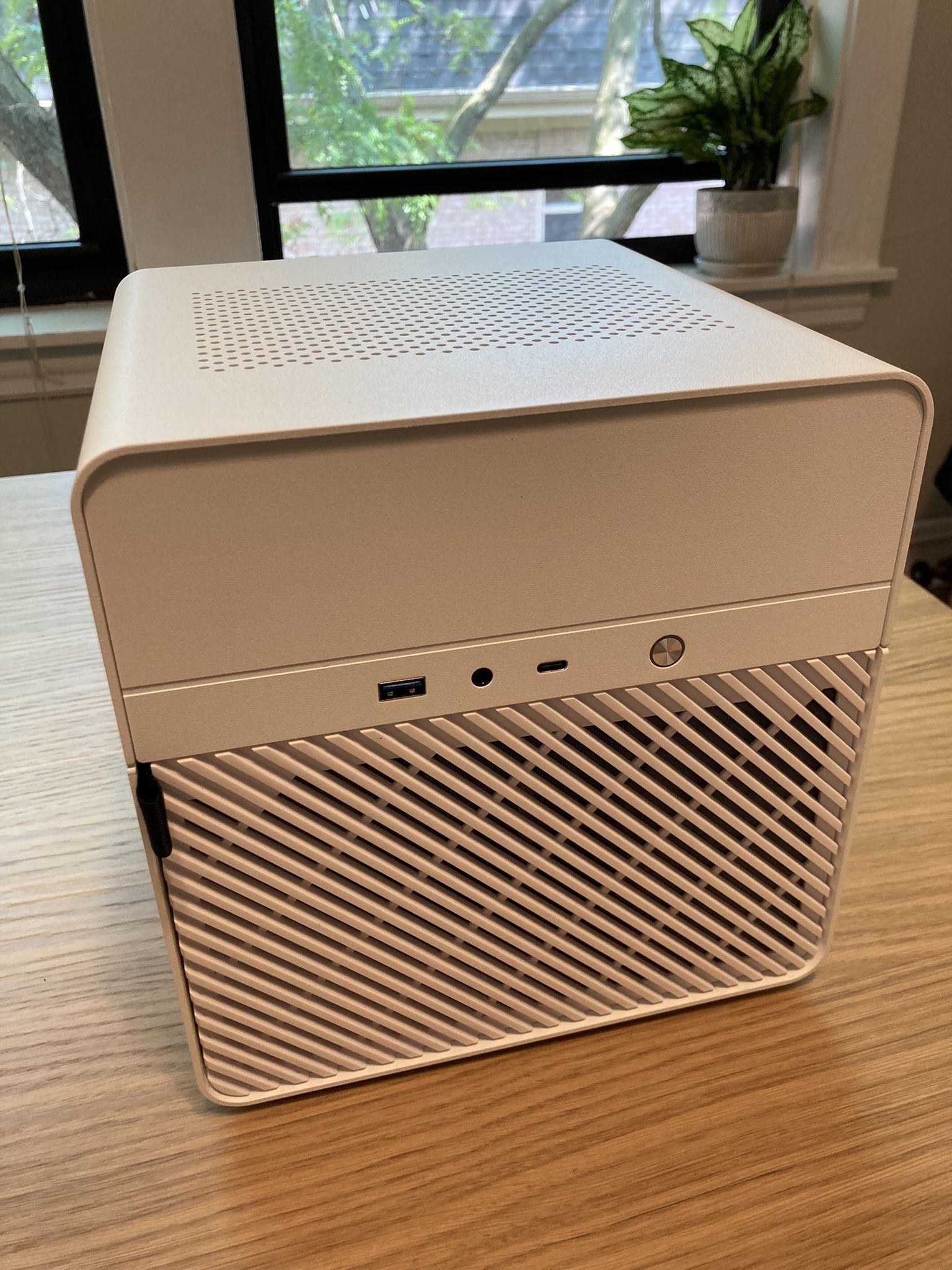 The finished server. I rather like it.